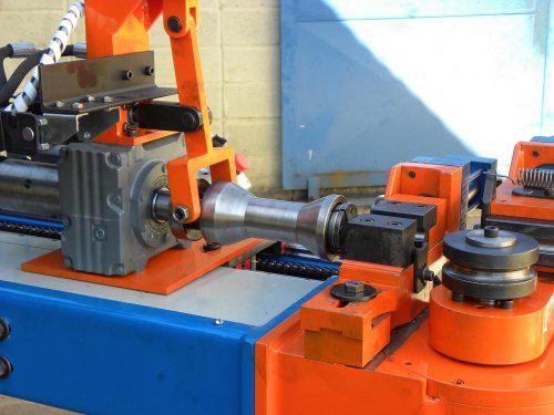 MEC-190 Dobradeira de Tubo 3D